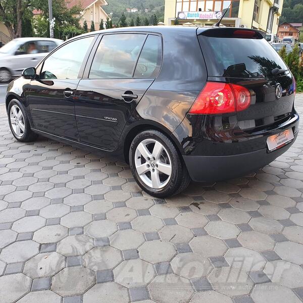 Volkswagen - Golf 5 - United