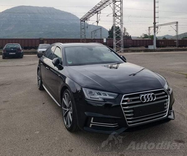 Audi - A4 - 2.0 3xSline quattro Matrix