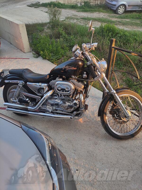 Harley-Davidson - sportster 883