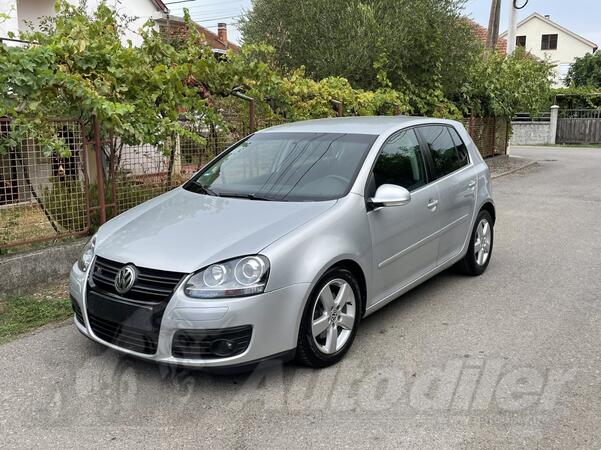 Volkswagen - Golf 5 - 2.0