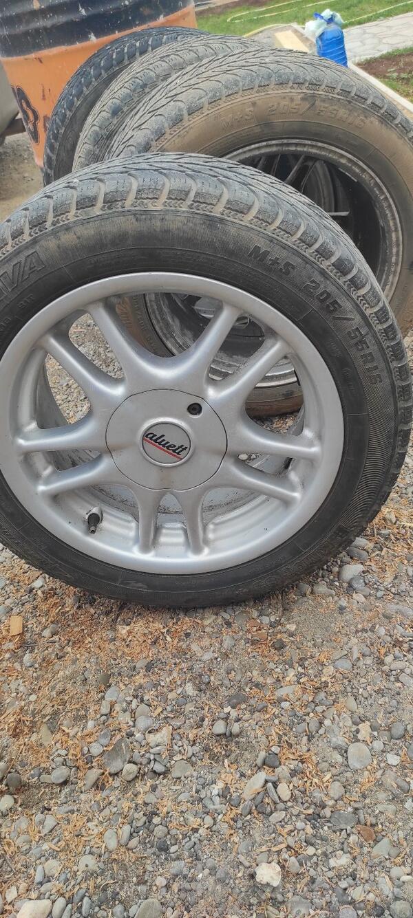 Ostalo felne i 16 5x98 et35 sa m+s gumama gume