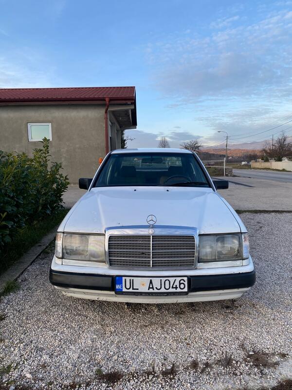 Mercedes Benz - 200