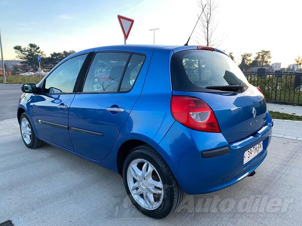 Renault - Clio - 1.5 dci