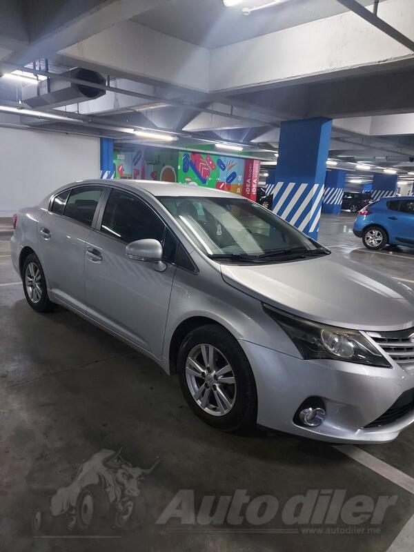 Toyota - Avensis - 2.0