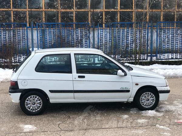 Renault - Clio - 1.2 benz