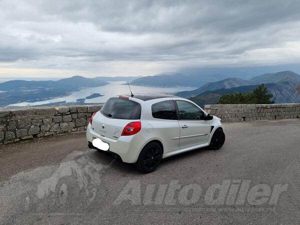 Renault - Clio - RS Akrapovic edition