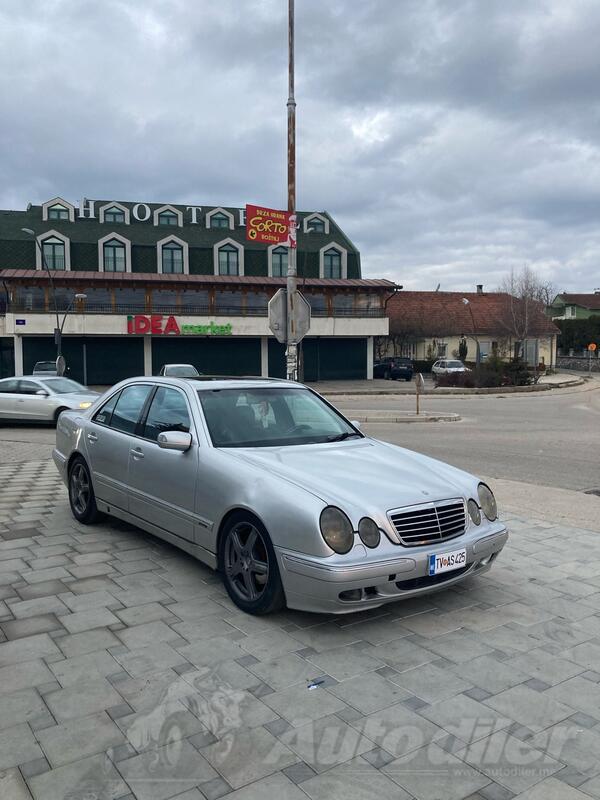 Mercedes Benz - E 320