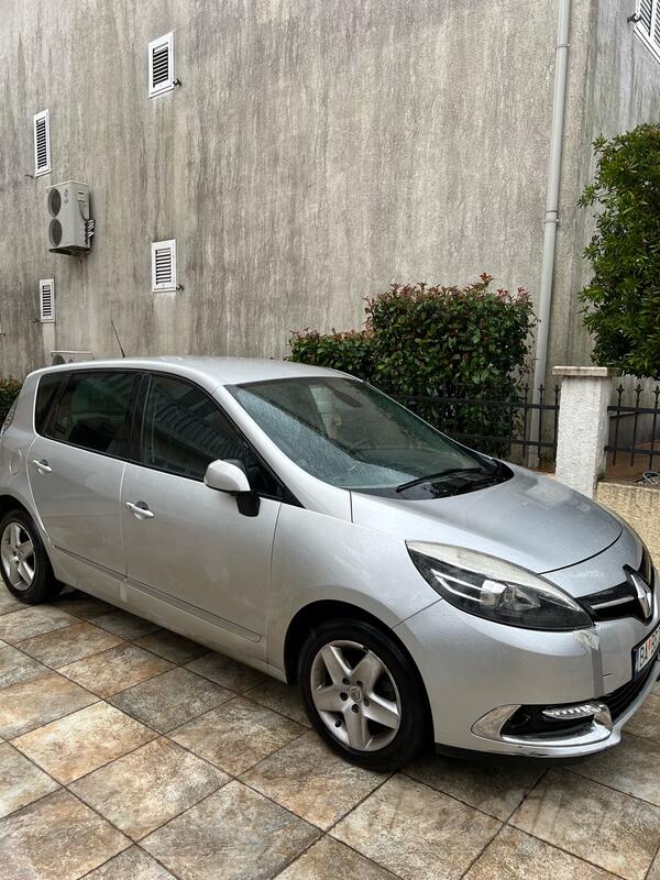Renault - Scenic - 1.5 DCI