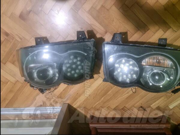 Oba fara za Jeep - Grand Cherokee    - 2006-2010