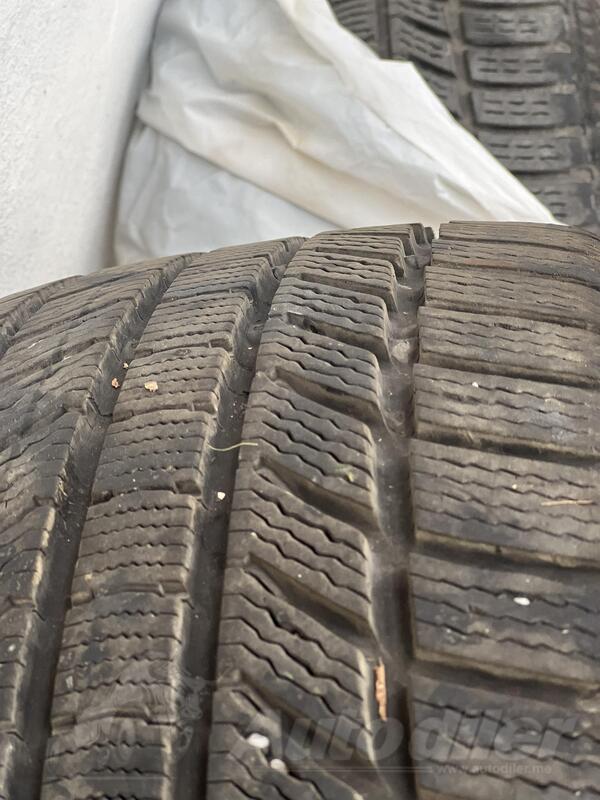 Continental - 225 40 r18 - Zimska guma