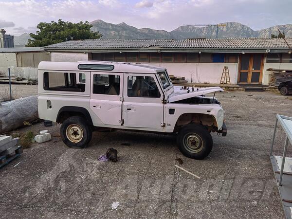 Land Rover - Defender - 110