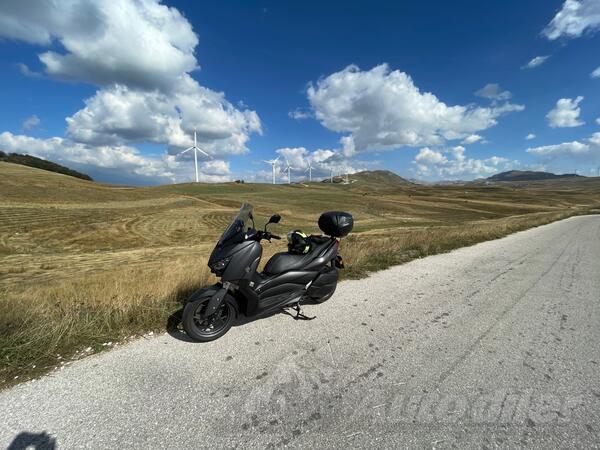 Yamaha - Xmax 300