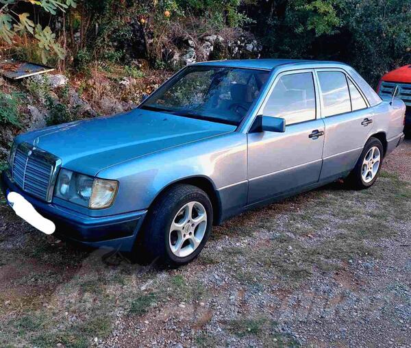 Mercedes Benz - 200 - 200D