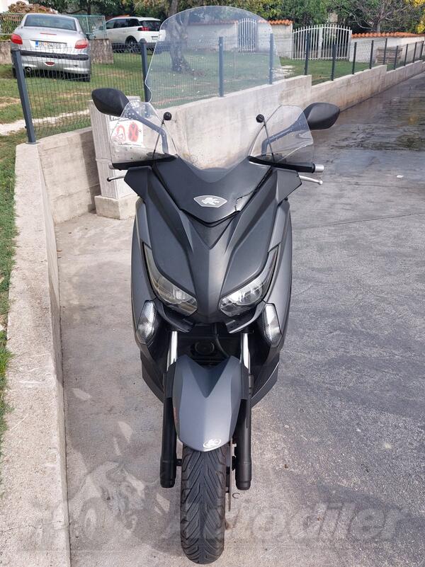 Yamaha - X max