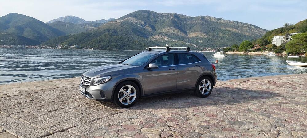 Mercedes Benz - GLA 200