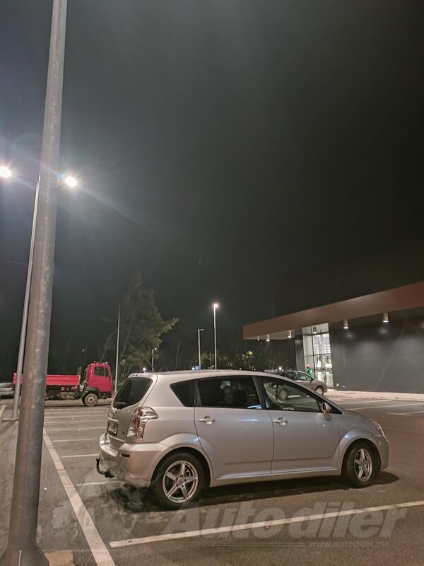 Toyota - Corolla Verso - 2.0 D4D