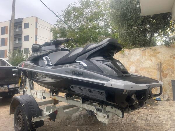 Yamaha - WaveRunner FX sho