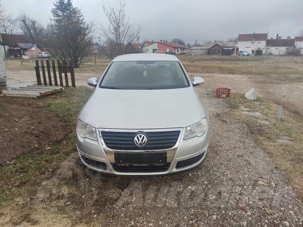 Volkswagen - Passat - B6