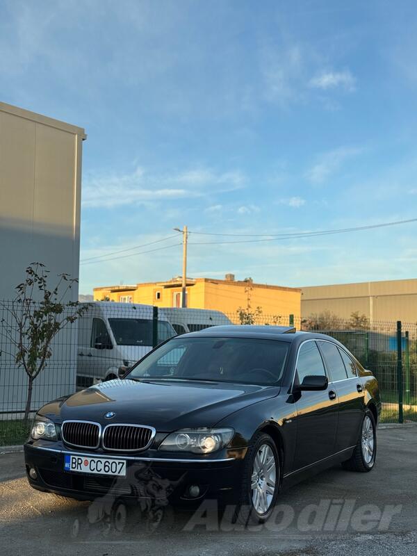 BMW - 730 - .