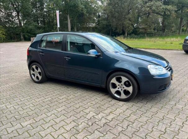 Volkswagen - Golf 5 - 1.9 TDI