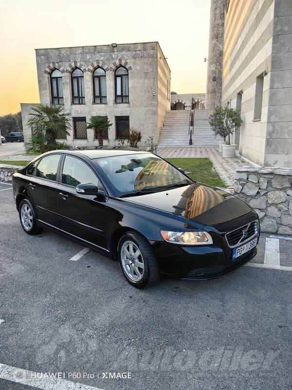 Volvo - S40 - Ristajling model 2008-2012