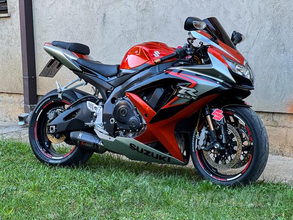 Suzuki - GSX600R