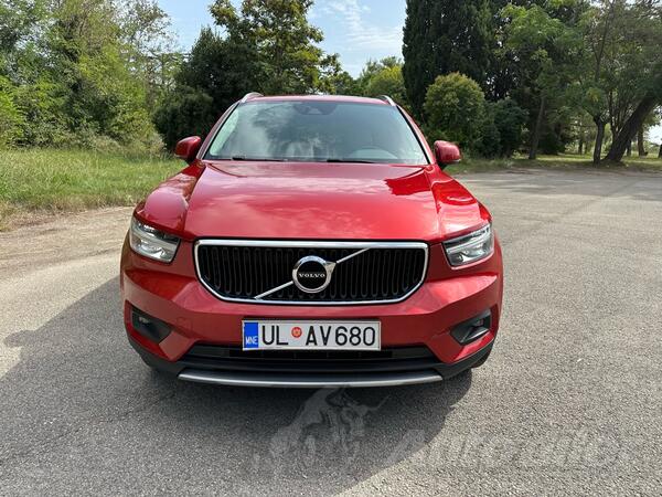 Volvo - XC 40 - D4 AT8 AWD Momentum - Ocuvan