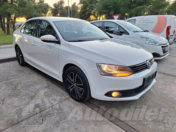 Volkswagen - Jetta - 1.6 TDI Roksped