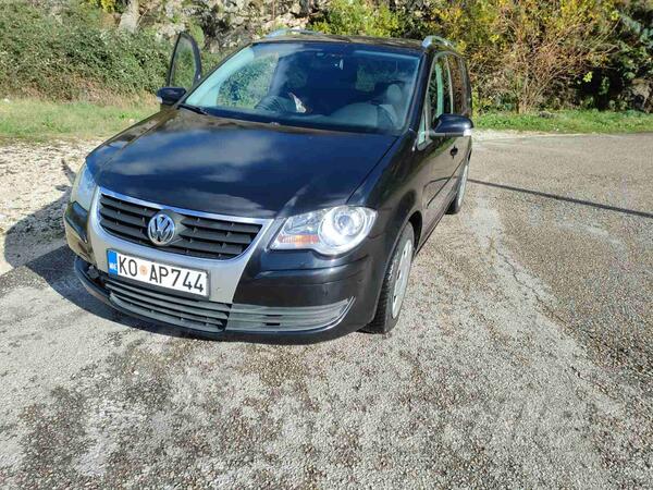 Volkswagen - Touran - 2.0 TDI