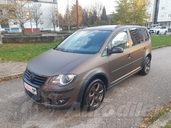 Volkswagen - Cross Touran - 1,9 TDI CROSS