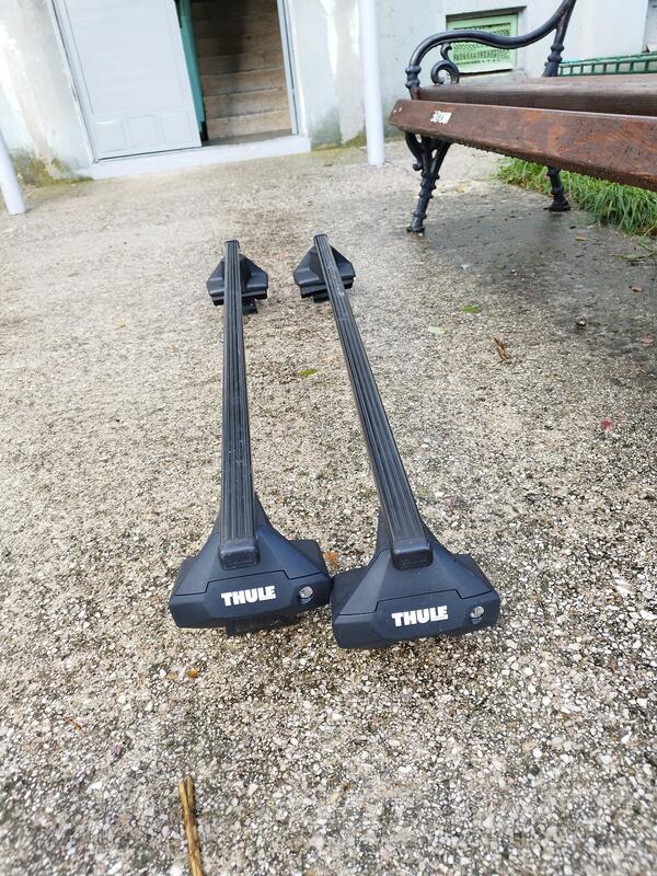 Krovni nosači, koferi, šatori i galerije