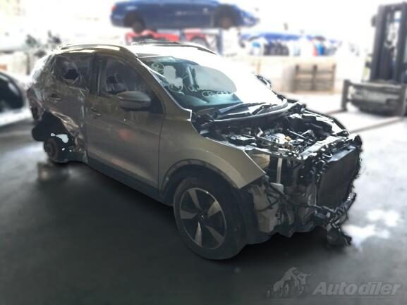 Nissan - Qashqai 2017g 1.6DCI 4WD in parts