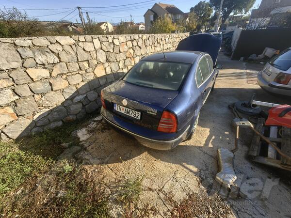 Škoda - Superb - 2.8