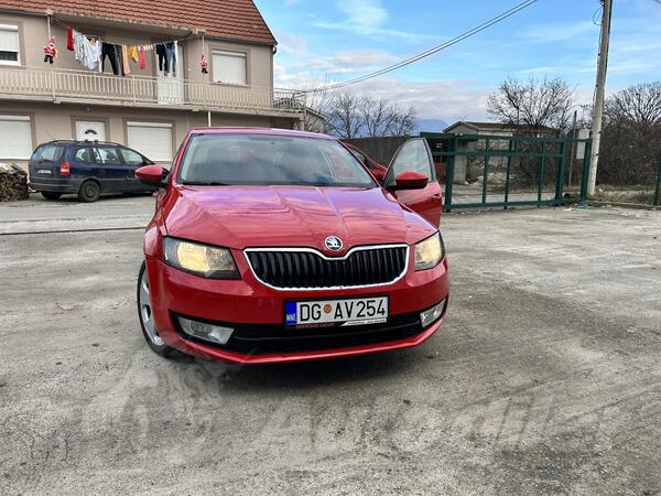 Škoda - Octavia - 1.6