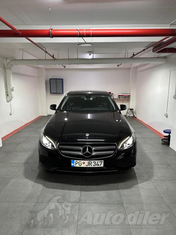 Mercedes Benz - E 220 - E220 D 4 matic