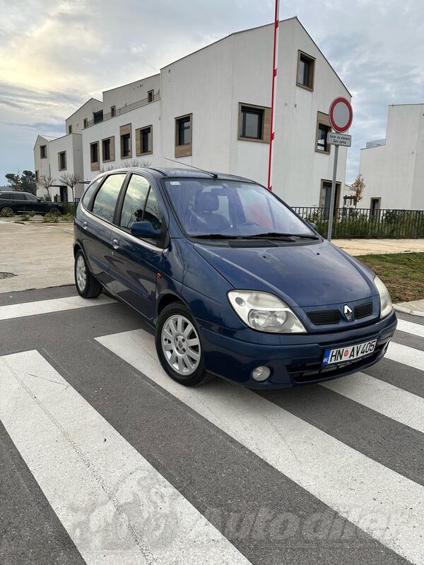 Renault - Scenic