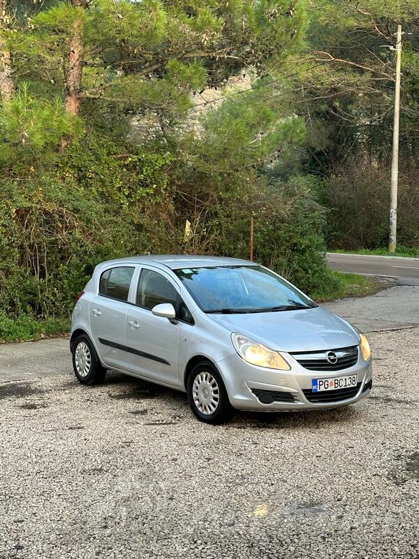 Opel - Corsa - 1.2 benz  59kw