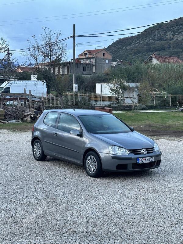 Volkswagen - Golf 5 - 1.9 tdi  77kw    dsg