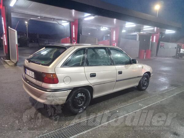 Opel - Astra - 1.6