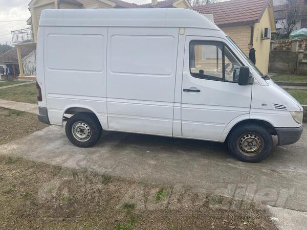 Mercedes Benz - Sprinter