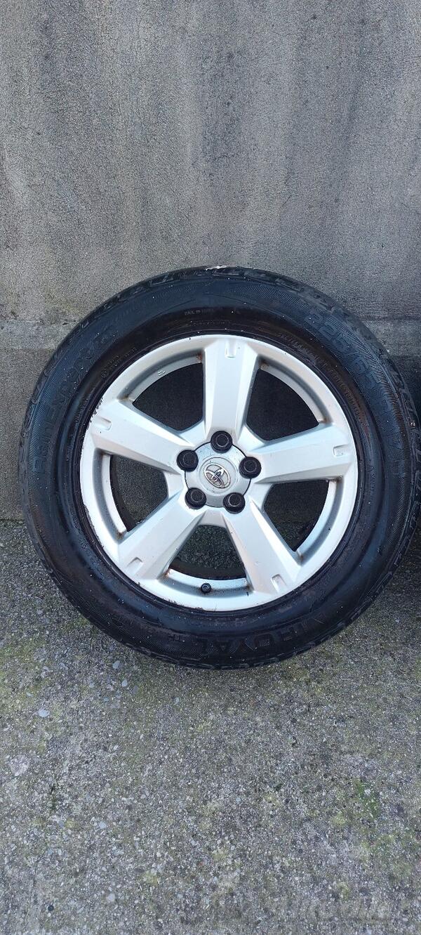 Fabričke felne i Toyota Rav4  gume