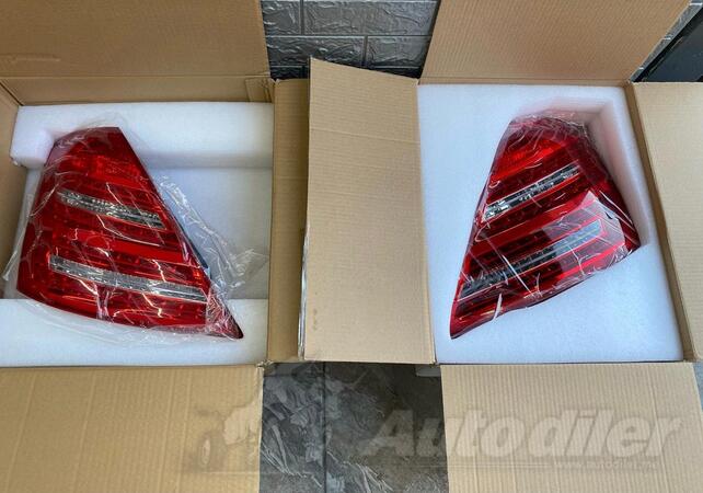 Oba stop svjetla za Mercedes Benz - S 350    - 2005-2012