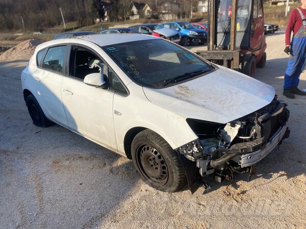 Opel - Astra 13 cdti in parts