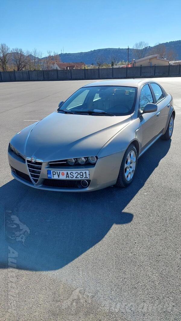 Alfa Romeo - 159 - 1.9 jtdm - Cijena 3700 € - Montenegro Bar Bjeliši Cars