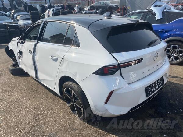 Opel - Astra 14 in parts