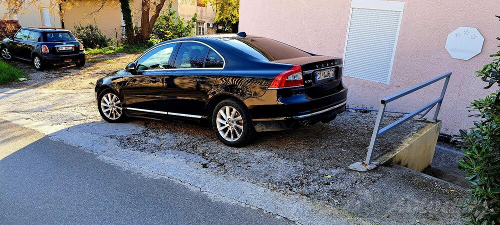 Volvo - S80