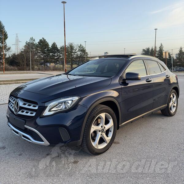 Mercedes Benz - GLA 200