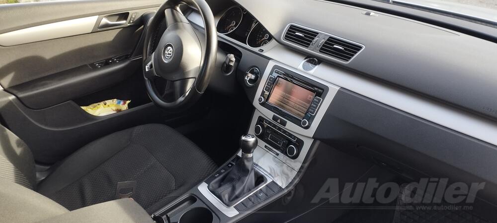 Volkswagen - Passat