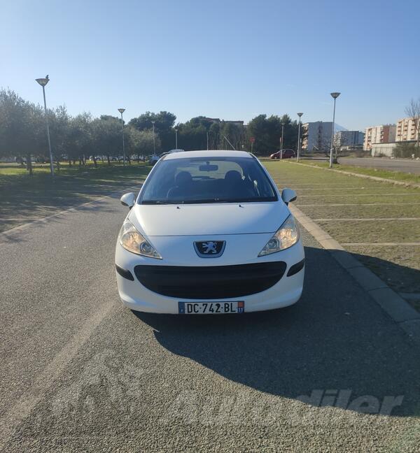 Peugeot - 207 - 1.4 hdi PUTNIČKI