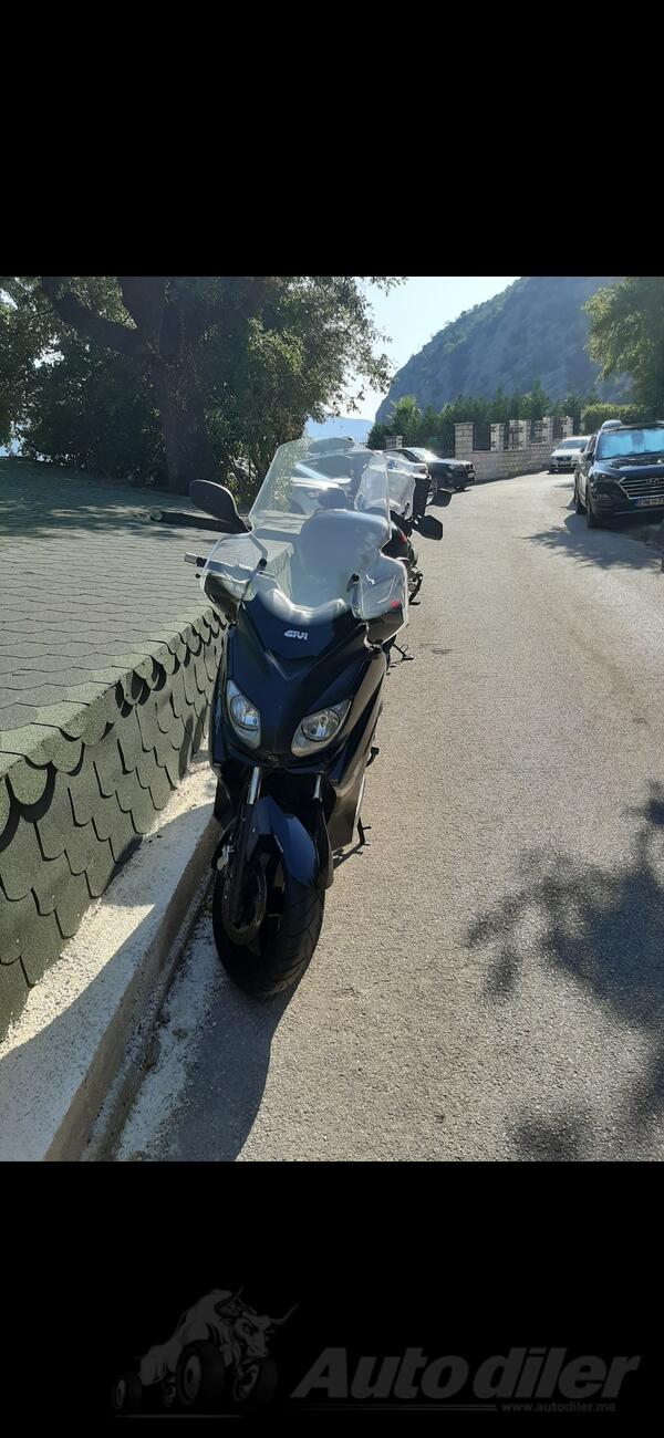 Yamaha - Yamaha x max250